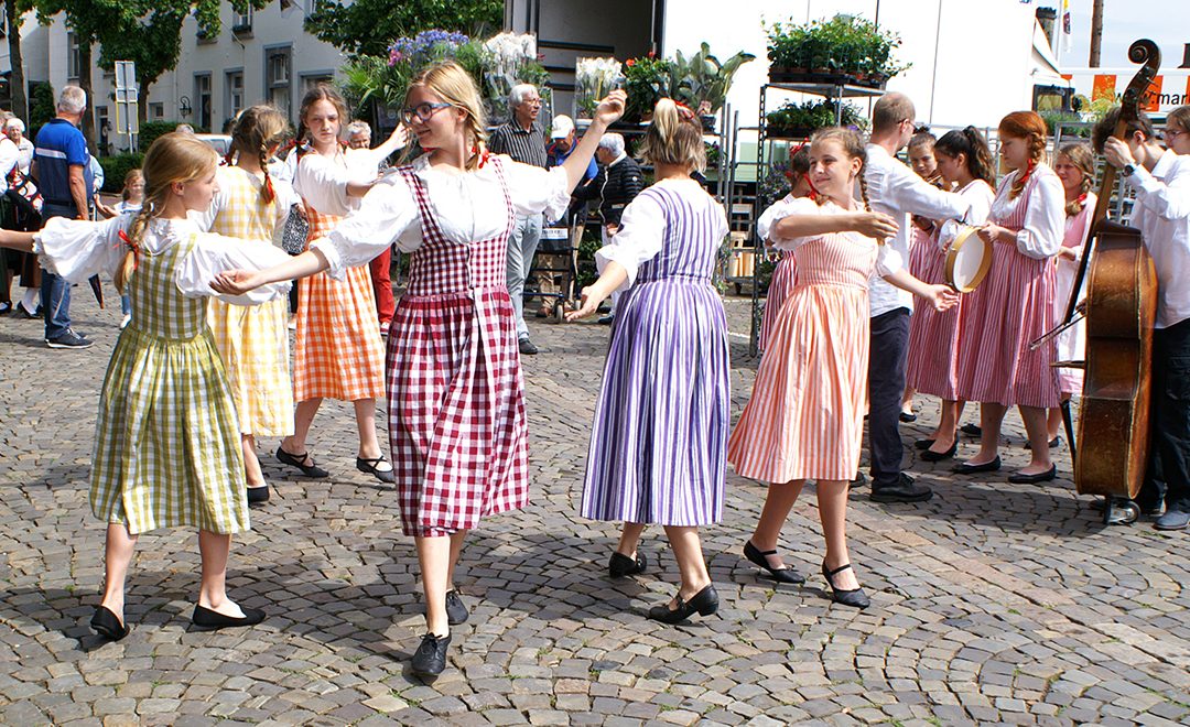 Singing and Dancing in Meerssen